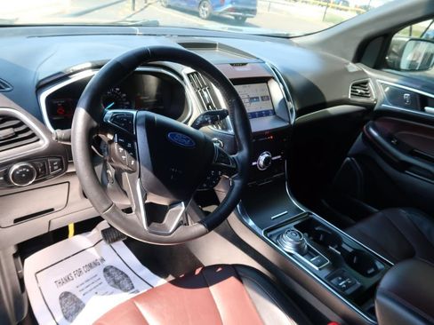 Used 2020 Ford Edge Titanium w/ Equipment Group 301A FWD image 8