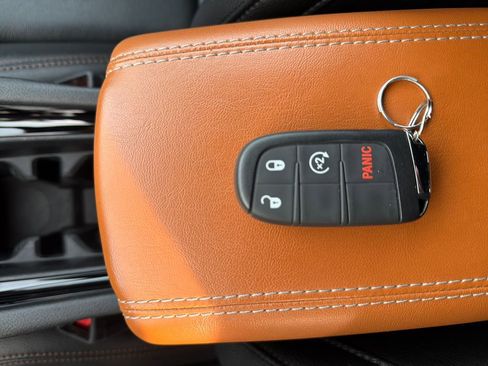 Used 2024 Jeep Compass Limited image 27