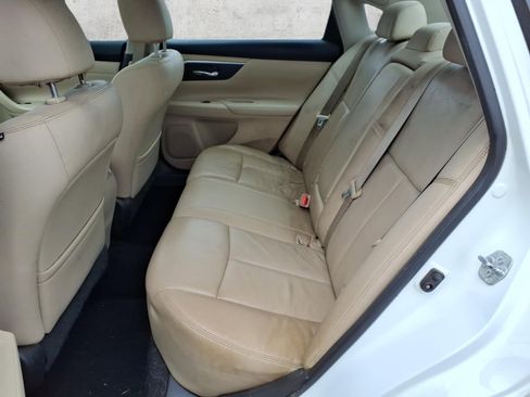 Used 2016 Nissan Altima 2.5 SL w/ Moonroof Package image 9