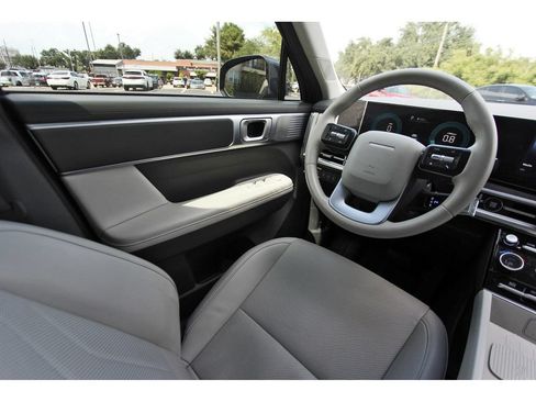 Certified 2025 Hyundai Santa Fe SEL FWD image 9