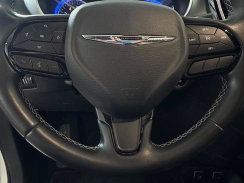 Used 2018 Chrysler Pacifica Touring Plus w/ S Appearance Package FWD image 22