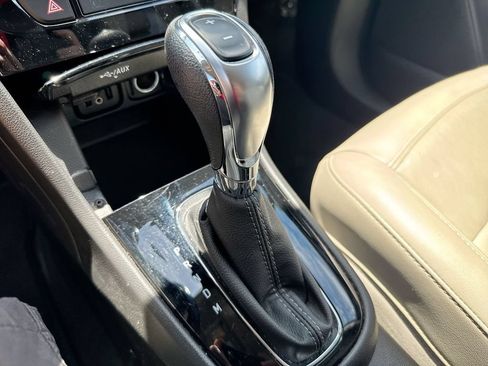Used 2019 Buick Encore Essence w/ Experience Buick Package FWD image 18