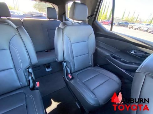 Used 2023 Chevrolet Traverse LT FWD image 24