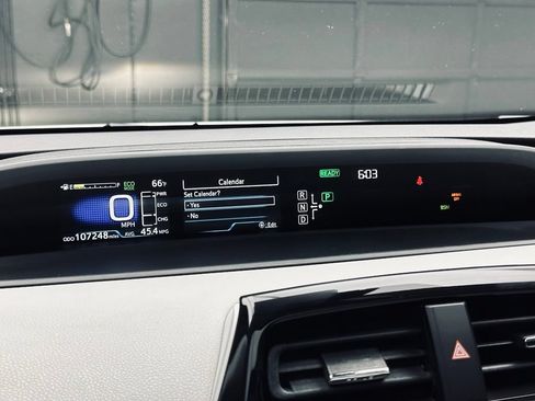 Used 2016 Toyota Prius Four w/ Advanced Technology Package FWD image 32