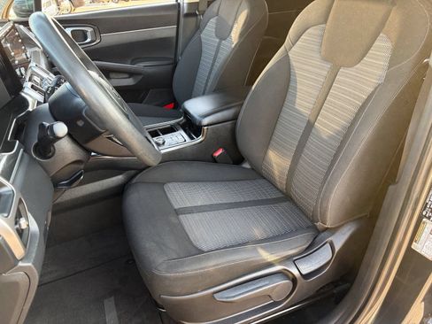 Used 2021 Kia Sorento LX AWD/4WD image 21