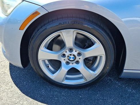 Used 2009 BMW 328i Convertible RWD image 11