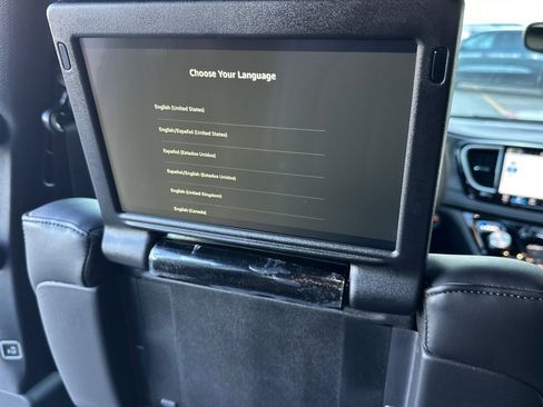 New 2026 Chrysler Pacifica Select image 17