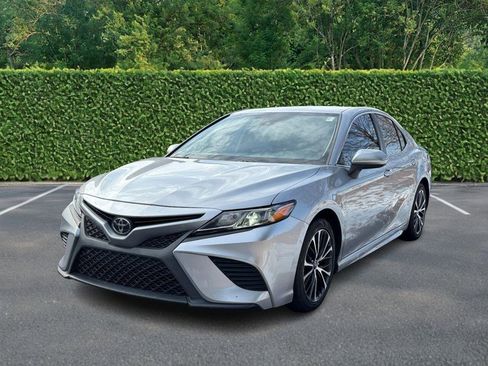 Used 2019 Toyota Camry SE image 6