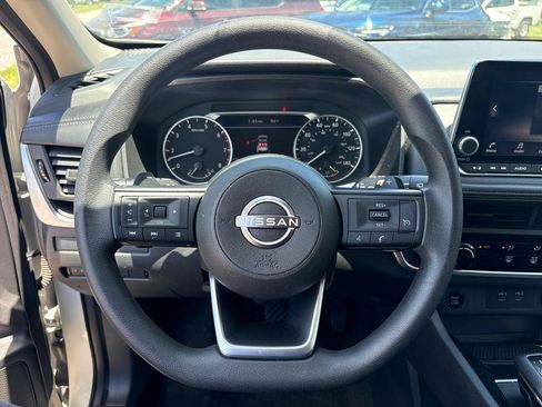 Used 2024 Nissan Rogue S AWD/4WD image 11