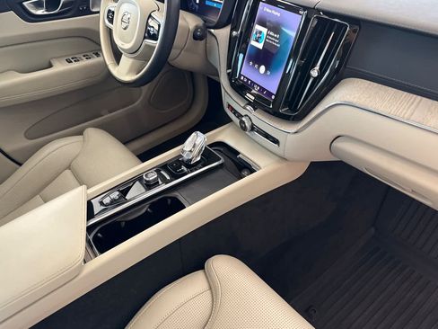 Used 2022 Volvo XC60 B5 Inscription w/ Advanced Package FWD image 17