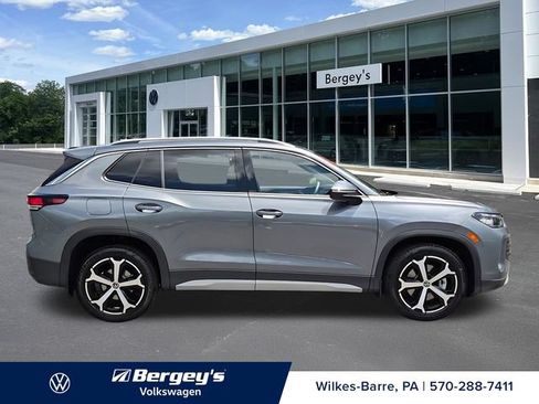 Certified 2026 Volkswagen Tiguan SE AWD/4WD image 5
