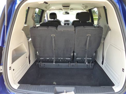 Used 2019 Dodge Grand Caravan SE FWD image 39