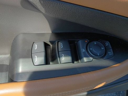 Used 2017 Buick LaCrosse Premium w/ Driver Confidence Package #2 AWD/4WD image 10