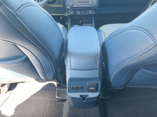 Used 2025 Ford Maverick Lariat w/ 4K Tow Package AWD/4WD image 16