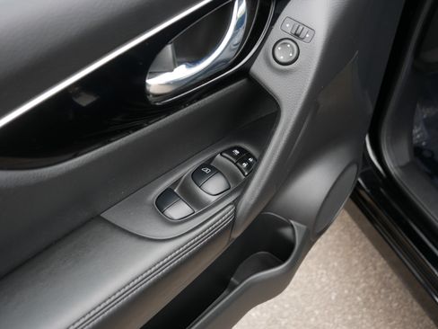Used 2019 Nissan Rogue Sport SL AWD/4WD image 19