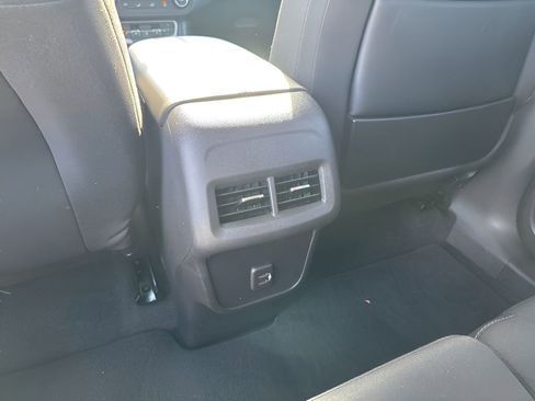 Certified 2024 GMC Terrain SLE image 21