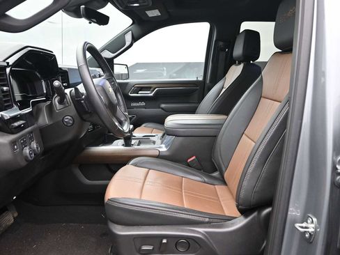 Used 2024 Chevrolet Silverado 1500 High Country w/ Technology Package image 10