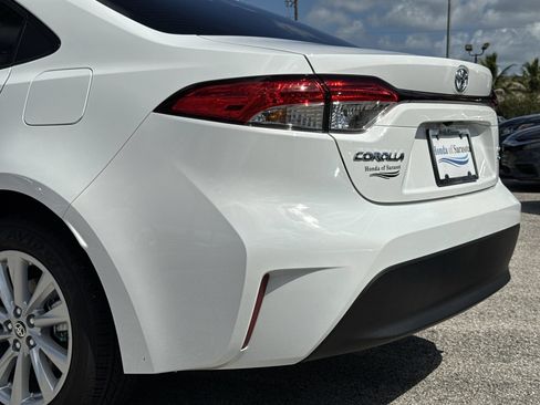 Used 2026 Toyota Corolla LE w/ LE Premium Package FWD image 11
