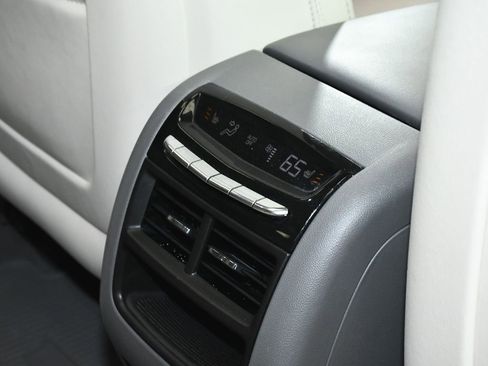 Used 2017 Cadillac XT5 Luxury image 39