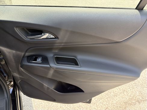 Used 2023 Chevrolet Equinox Premier FWD image 18
