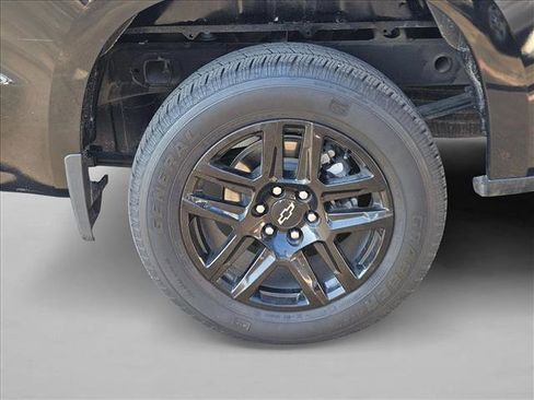 Used 2024 Chevrolet Silverado 1500 Custom image 9