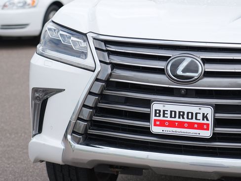 Used 2016 Lexus LX 570 4WD w/ Luxury Package image 9
