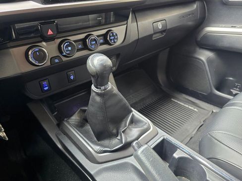 Used 2017 Toyota Tacoma TRD Off-Road w/ Tow Package image 34