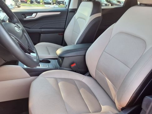 Used 2022 Ford Escape SEL AWD/4WD image 3