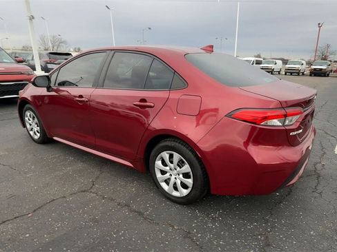 Used 2022 Toyota Corolla LE image 6