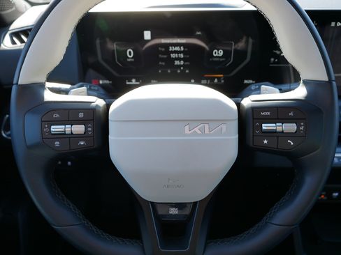 Certified 2025 Kia K4 GT-Line image 24