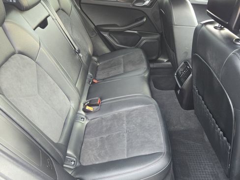 Used 2020 Porsche Macan image 29