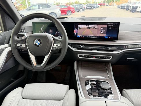 Used 2024 BMW X5 xDrive40i w/ Parking Assistance Package AWD/4WD image 25
