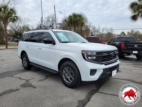New 2025 Ford Expedition Active RWD image 8