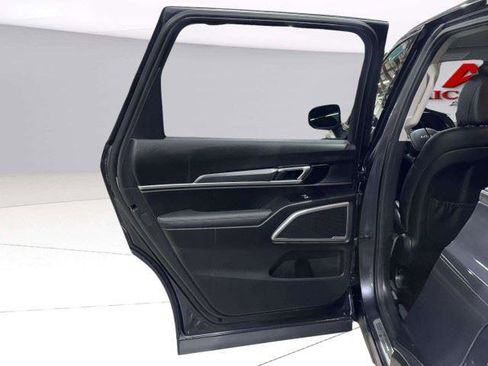 Used 2022 Kia Telluride LX AWD/4WD image 36