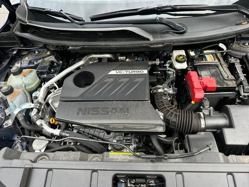 Used 2025 Nissan Rogue Platinum w/ Tech Package image 31