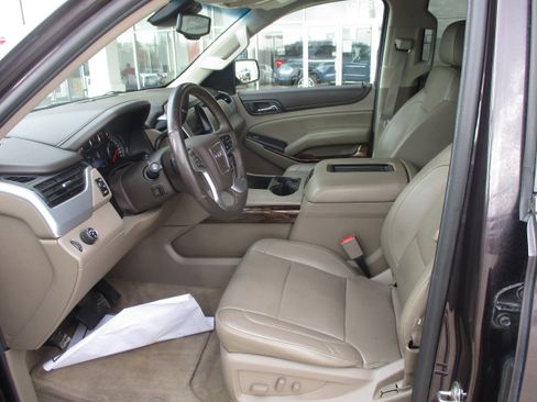 Used 2015 GMC Yukon SLT image 3
