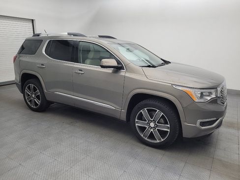 Used 2019 GMC Acadia Denali w/ Technology Package FWD image 11