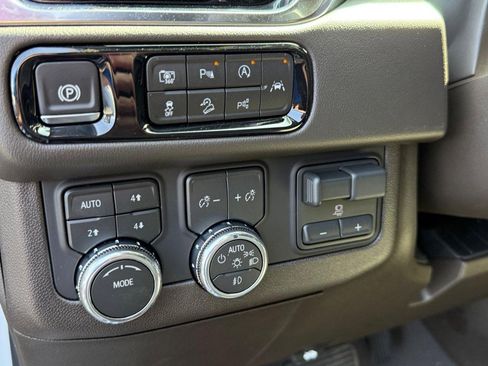 New 2026 GMC Yukon Elevation AWD/4WD image 14