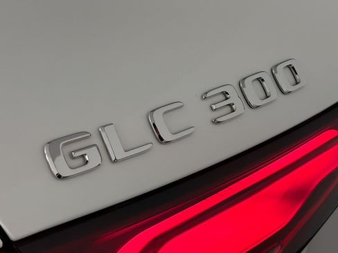Certified 2026 Mercedes-Benz GLC 300 image 10