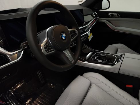 Used 2026 BMW X5 xDrive40i w/ M Sport Package AWD/4WD image 4