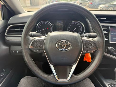 Used 2020 Toyota Camry LE FWD image 11
