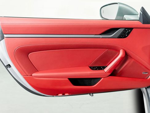 Used 2025 Porsche 911 Carrera S w/ Premium Package image 39