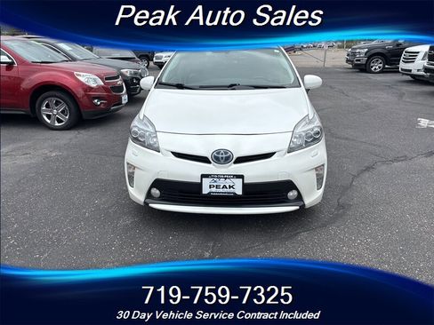 Used 2015 Toyota Prius Five w/ Advanced Technology Package FWD image 2