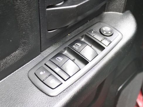 Used 2018 RAM 1500 Express image 12