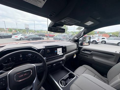 New 2026 GMC Sierra 2500 SLT w/ SLT Convenience Package AWD/4WD image 29