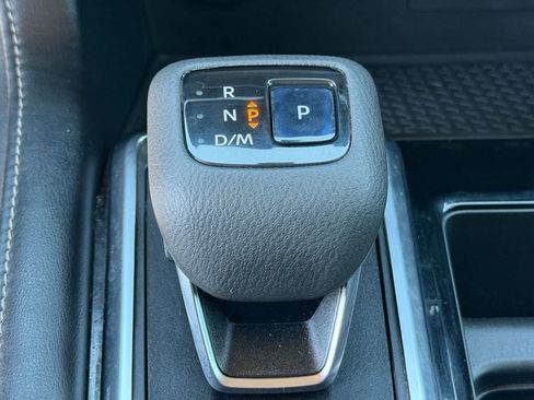 Used 2022 Nissan Pathfinder SL FWD image 24