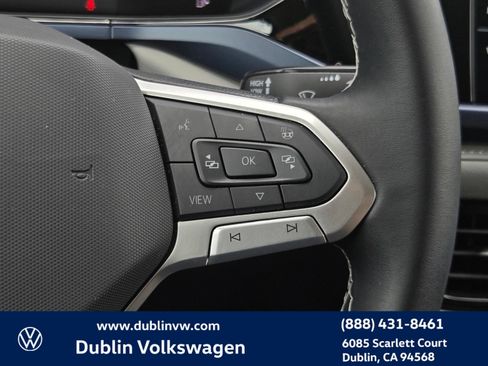 Certified 2024 Volkswagen Taos SE w/ Black Wheel Package FWD image 20