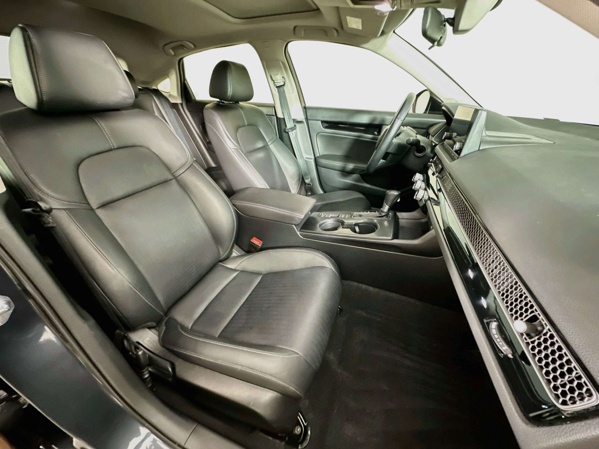 Used 2024 Honda Civic EX-L image 29