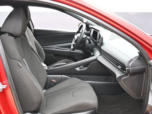 Used 2025 Hyundai Elantra Sport FWD image 22