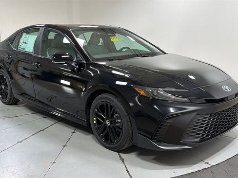 New 2026 Toyota Camry Hybrid image 3